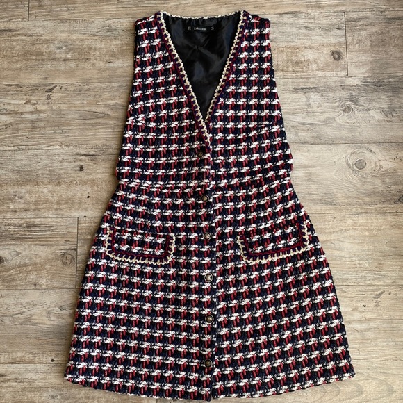 Zara Dresses & Skirts - Zara Textured V-Neck Button Down Mini Dress Size M